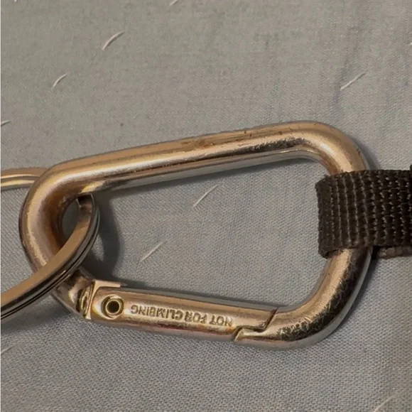 Lululemon athletica silicone blk/chrome keychain w/carabiner, barely used - Picture 3 of 7